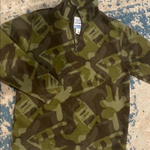 Like new!  Fleece camo/snowboard 1/4 zip